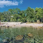 1 Bedroom Awesome In * Omisalj
