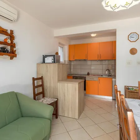 1 Bedroom Gorgeous In Appartamento