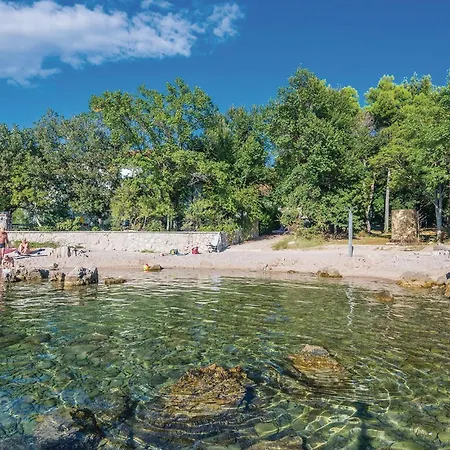 1 Bedroom Gorgeous In * Omišalj