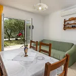 Apartmán 1 Bedroom Awesome In *